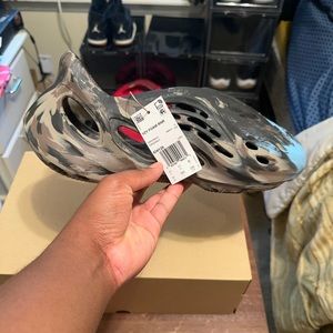 Yeezy Foamrunner Mx Cinder